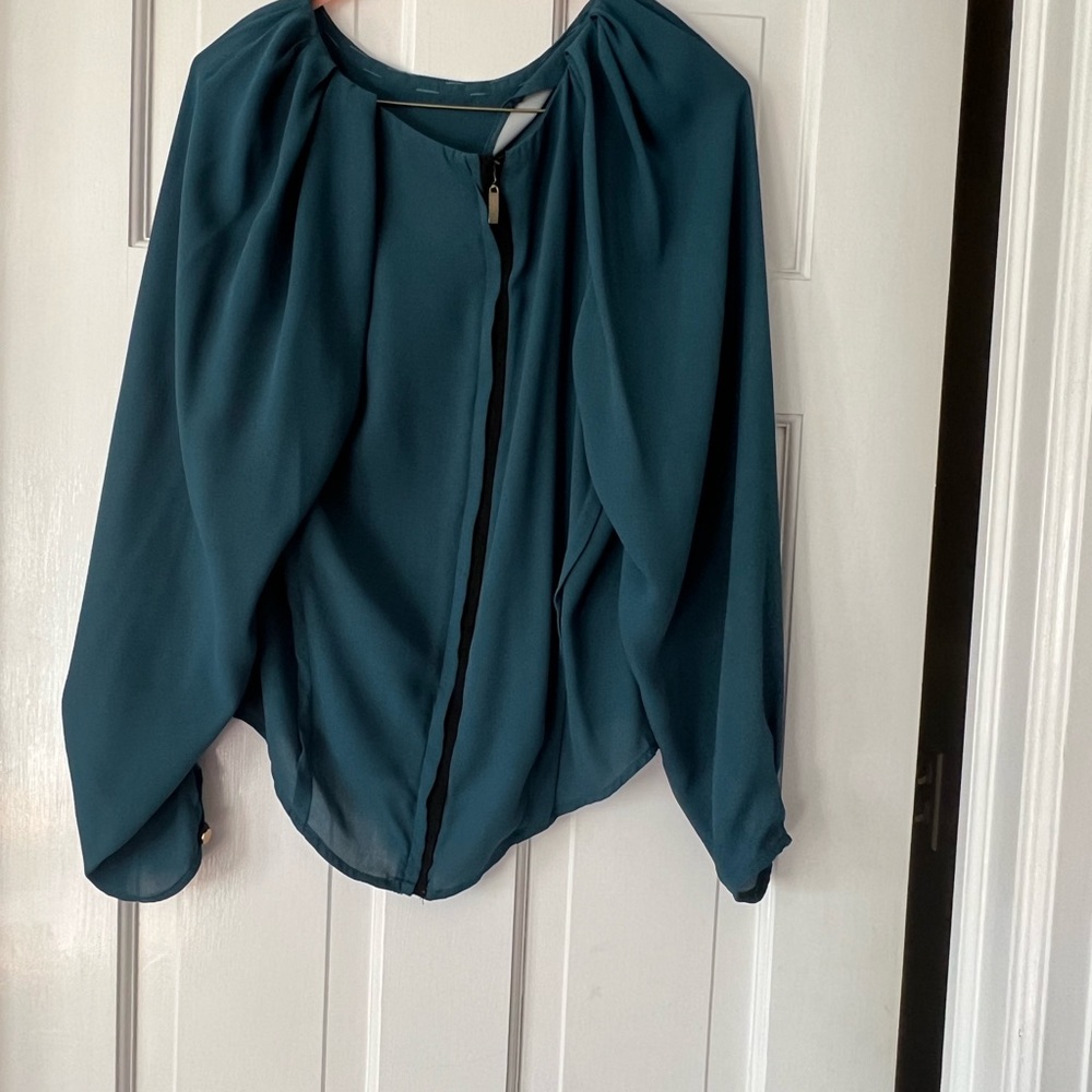 Blouse - Picture 2 of 2